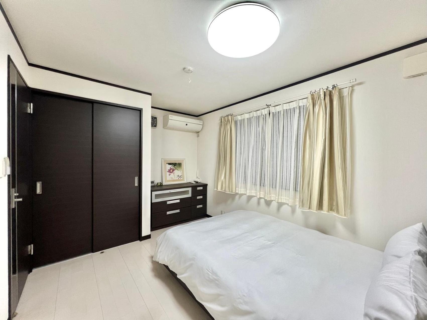 Apartahotel 9 Mins Direct To Ikebukuro 10mins To Ueno 13mins To Shinjuku 3 Min To Sta Whole Big House Gread Location Easy To Every Spots Max For 6 *